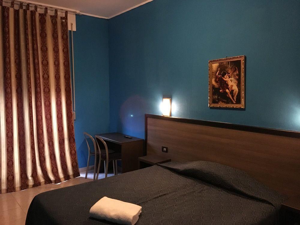 Hotel Salus Milánó Kültér fotó